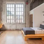 Design Loft With Private Parking *