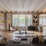 Design Loft With Private Parking Como