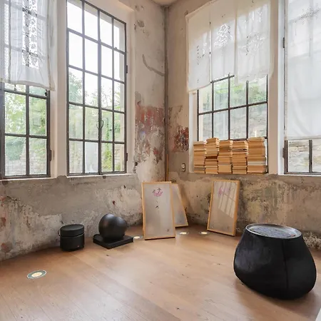 Design Loft With Parking By Rent *
