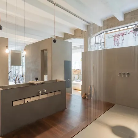 Апартаменты Design Loft With Private Parking Комо