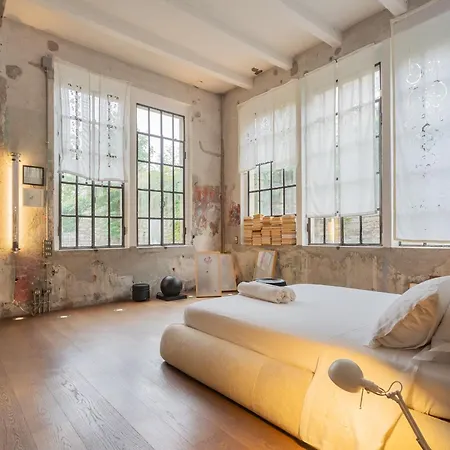 Design Loft With Parking By Rent Apartamento Como