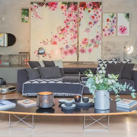 Design Loft With Private Parking Апартаменты *