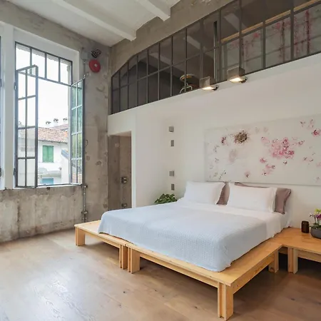 Design Loft With Parking By Rent * Como