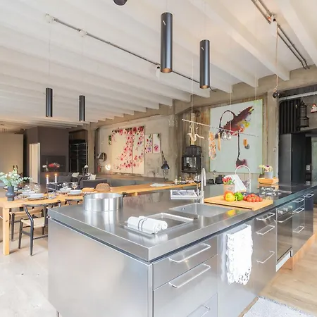Design Loft With Parking By Rent *