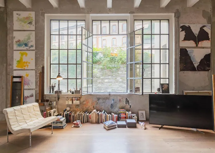 Design Loft With Private Parking Appartement Como