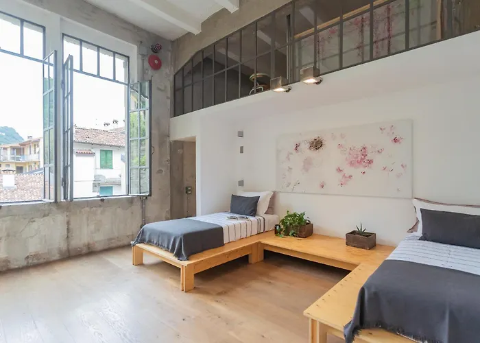 Design Loft With Private Parking