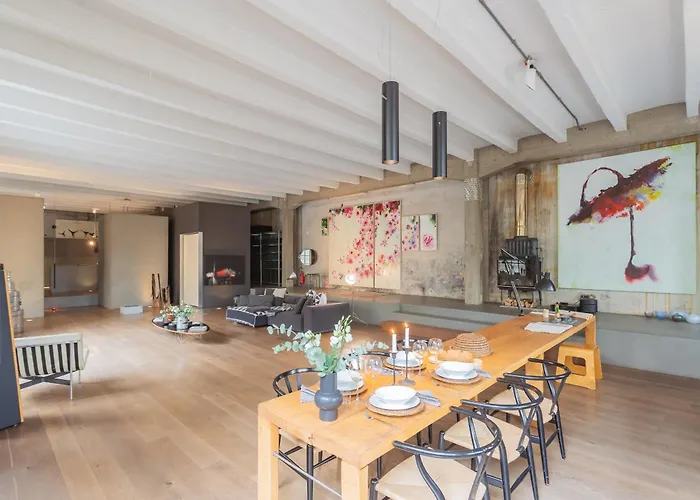 Design Loft With Private Parking *