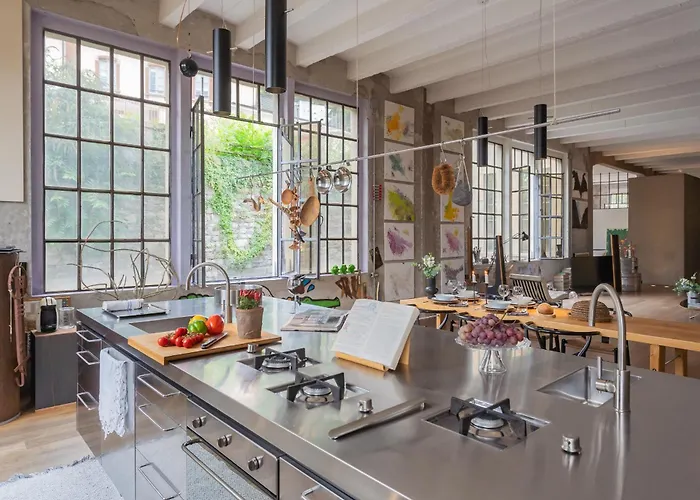 Design Loft With Private Parking Appartement Como