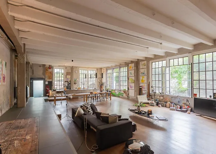 Design Loft With Private Parking *