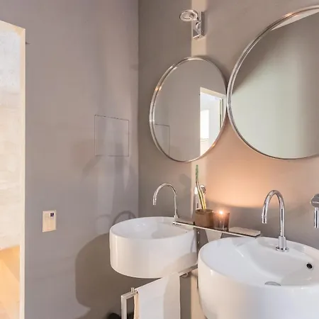 Design Loft With Private Parking *