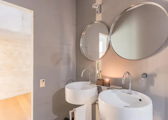 Design Loft With Private Parking *