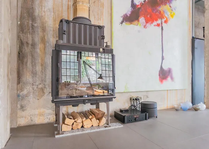 Design Loft With Private Parking *
